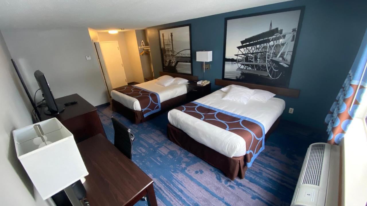 Super 8 By Wyndham Prairie Du Chien Hotel Exterior photo