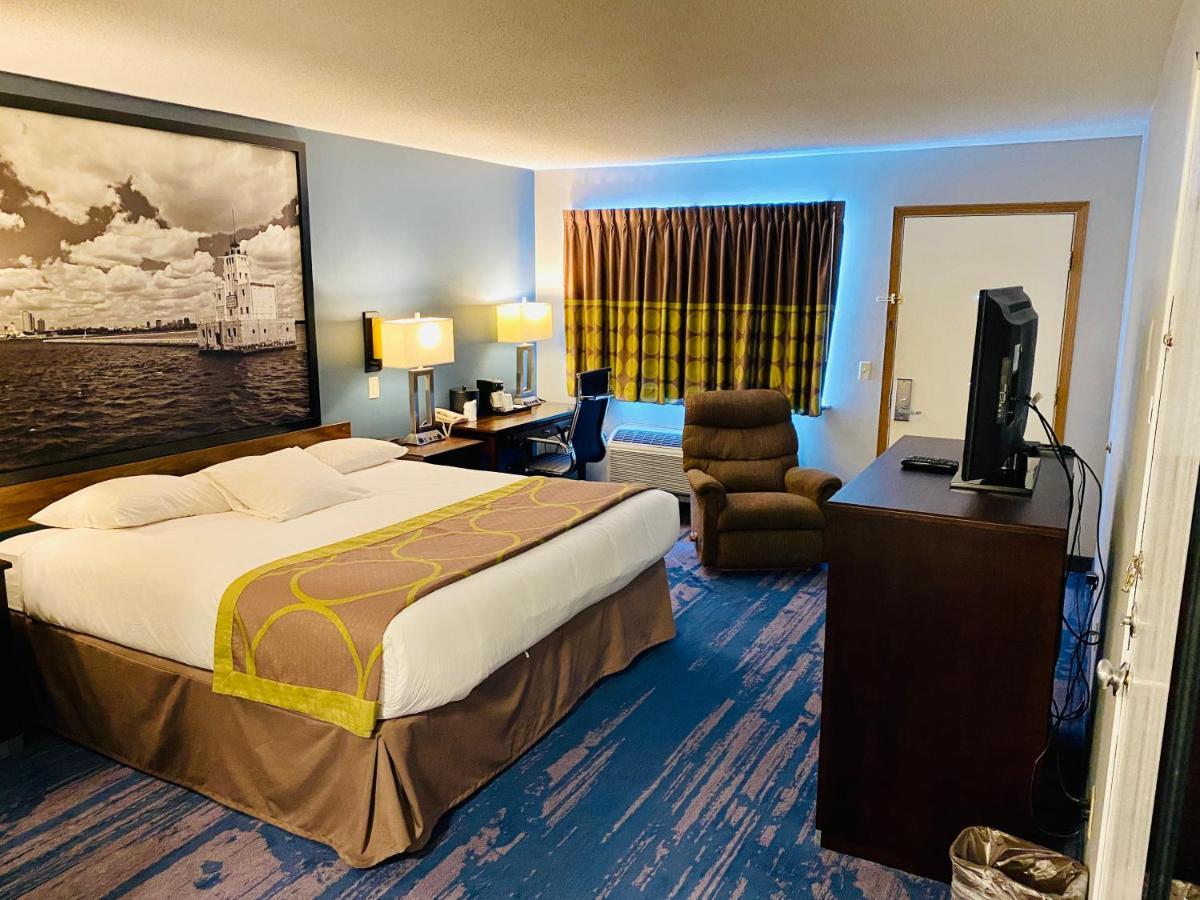 Super 8 By Wyndham Prairie Du Chien Hotel Exterior photo